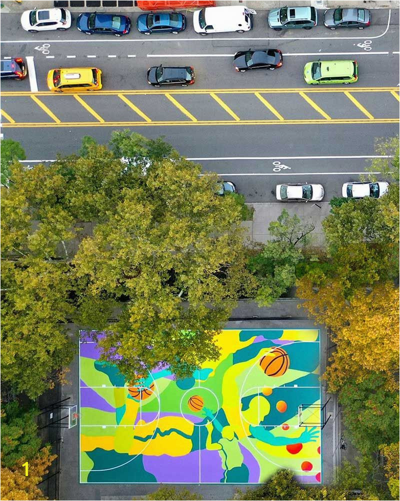 Madsteez Turns Basketball Court Into Inspiring Mural Art Il Transforme un Terrain de Basket en Fresque Artistique art streetart muralart murals