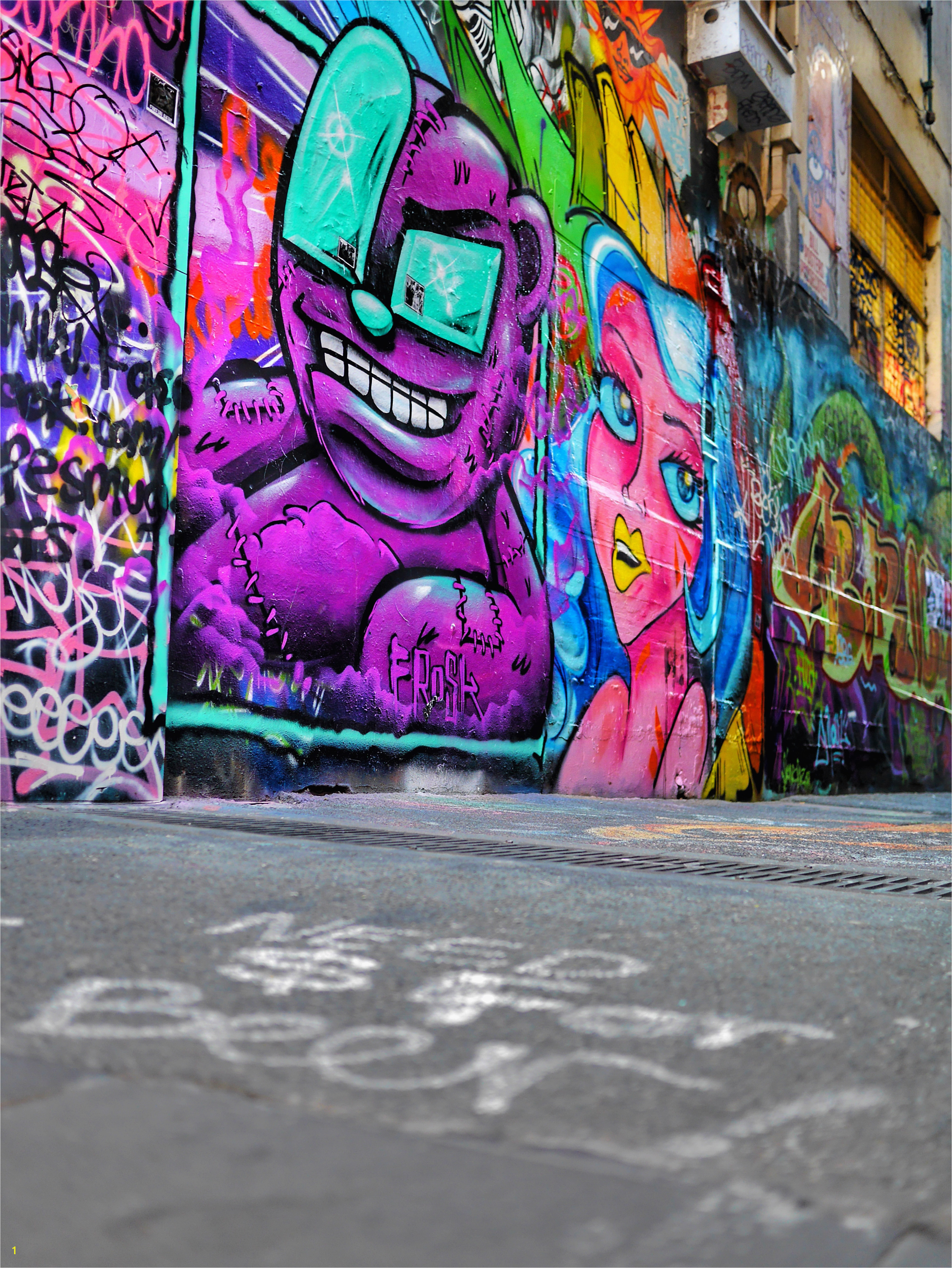 Melbourne CBD best street art Union Lane beer thesweetwanderlust