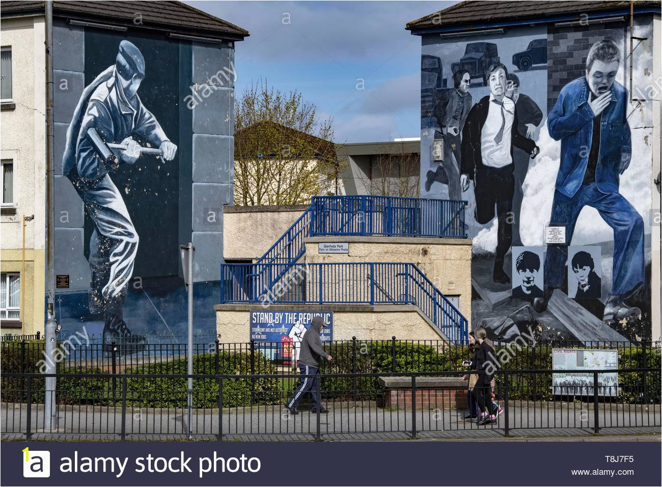 united kingdom northern ireland ulster county derry derry the bogside catholic area bloody sundays murals T8J7F5