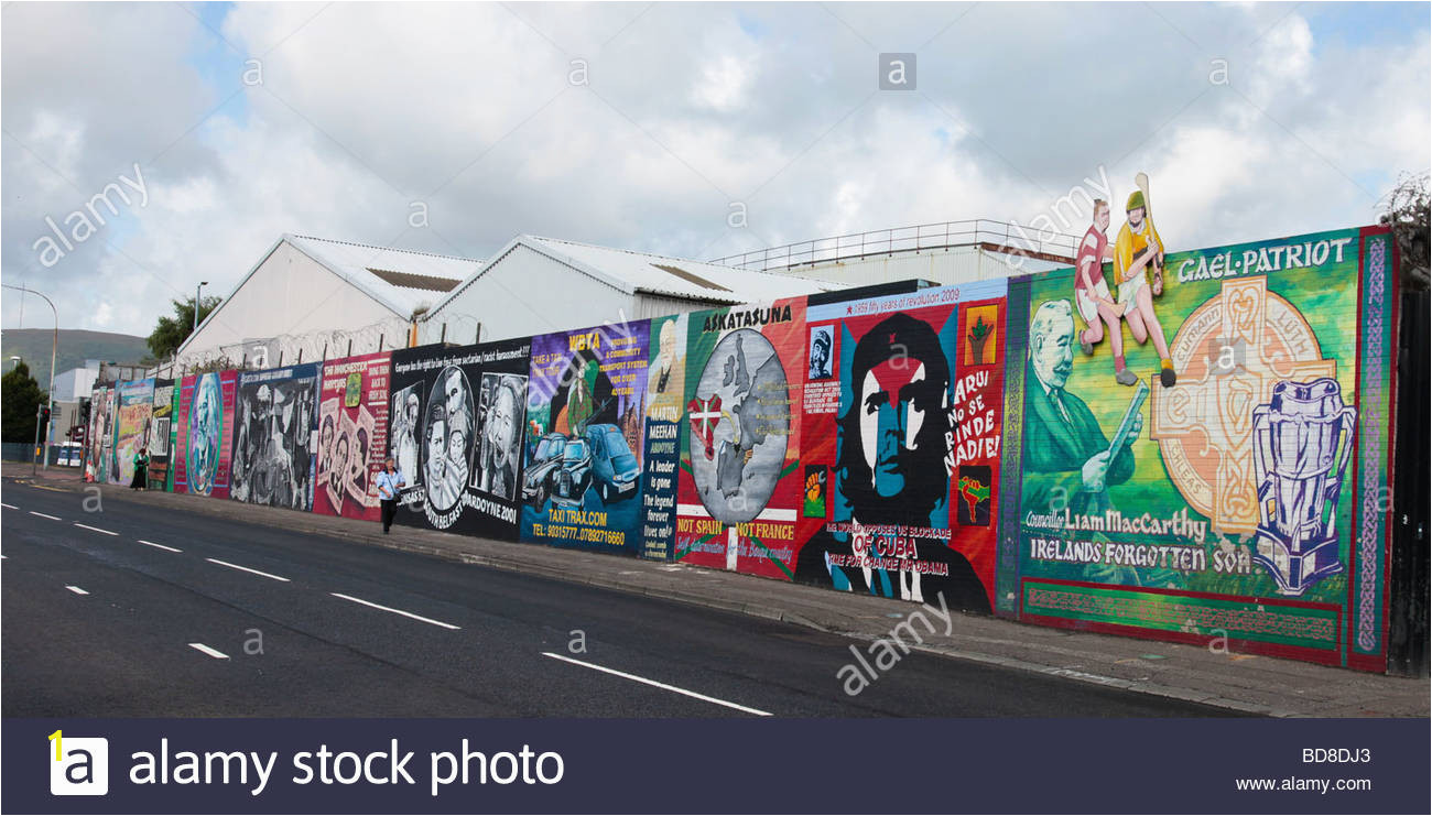 murals on the international wall in divis street at the bottom of BD8DJ3