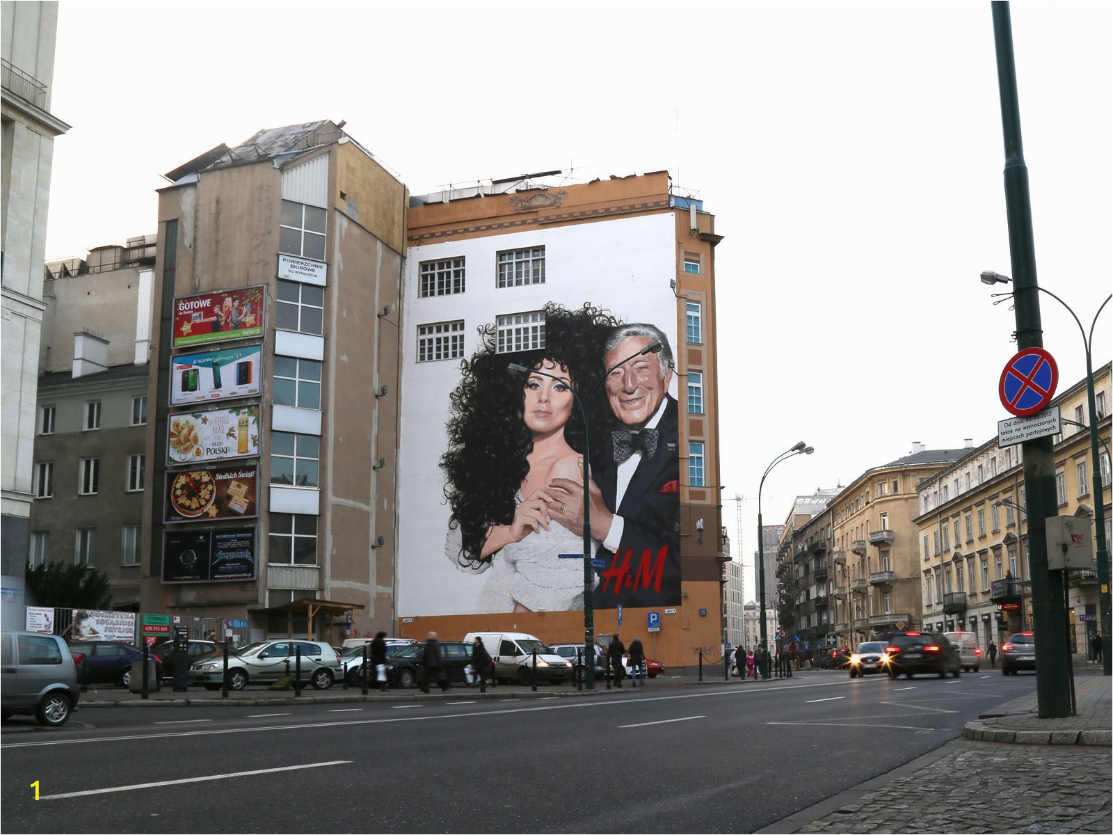 HM Lady Gaga Tony Bennett Mural sciana Bracka w Warszawie auto 1600x3000