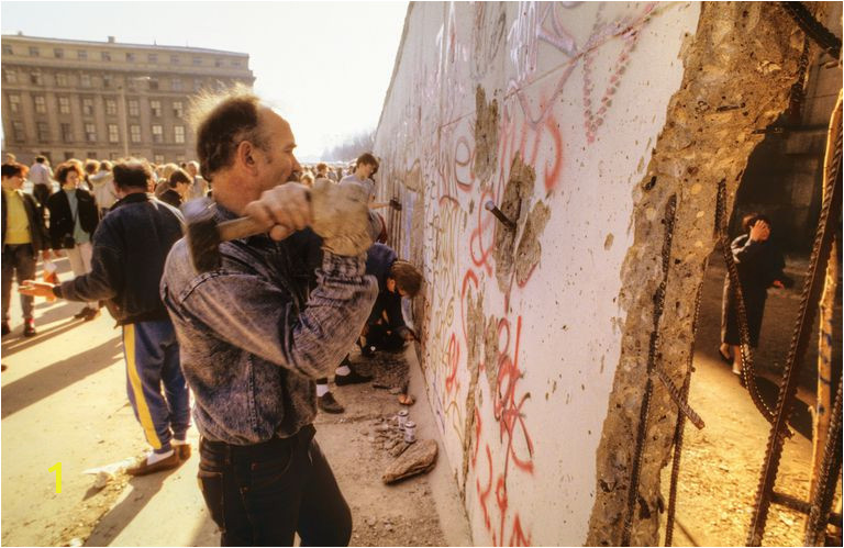 fall of the berlin wall 5ab906bc875db b5