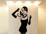 Audrey Hepburn Wall Mural Banksy Audrey Hepburn Angegriffen Von Cat Vinyl Kunst Wandaufkleber