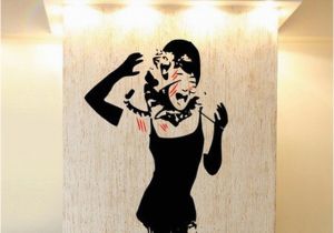 Audrey Hepburn Wall Mural Banksy Audrey Hepburn Angegriffen Von Cat Vinyl Kunst Wandaufkleber