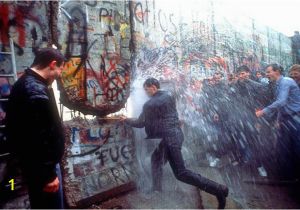 Berlin Wall Mural Kiss Fall Of the Berlin Wall