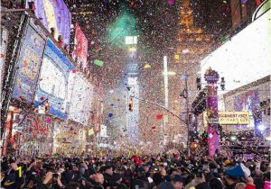 Concert Crowd Wall Mural Eine Million Menschen Feiern Am Times Square