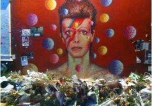 David Bowie Wall Mural Brixton David Bowie Memorial London Bewertungen Und Fotos