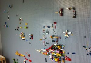 Lego Wall Murals Uk tolle Idee Für Einen Kindergarten Eine Lego Wand Dies