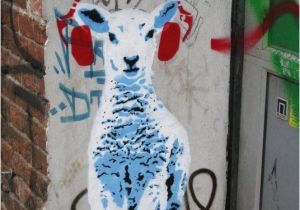Mural Painting On Concrete Wall Via Stencil Chile Chile Streetart Simple