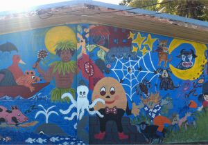 Painting Murals On School Walls File A Mural Painted On A Classroom Wall at Niue Primary