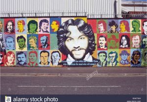 Peace Wall Belfast Murals War Mural Belfast Stockfotos & War Mural Belfast Bilder Alamy