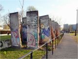 Sejarah Berlin Wall Mural Kiss Nabil Aizat Bin Abdul Rahman Crossing the Berlin Wall