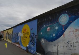 Titanic Wall Mural Graffiti Bild Von Das Mauer Museum Berlin Tripadvisor