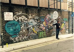 Wall Mural Artist London Dave Pointing Out All Those Details You Would Not See